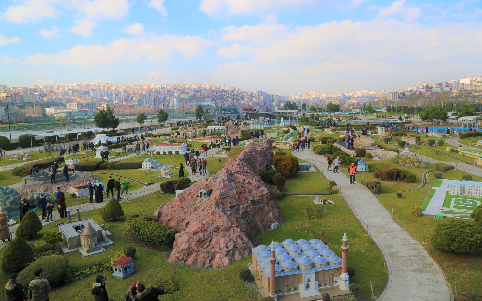 A Pleasant Day With Children - Beyoğlu